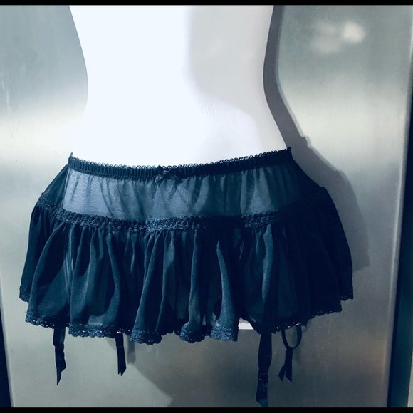 La Vie En Rose Black Garter Skirt M Like New! - Picture 8 of 13
